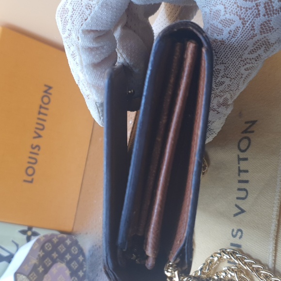 Auth🏵 Louis vuitton Monogram Porte Monnaie Billets Tresor Wallet -GUC - Picture 5 of 17